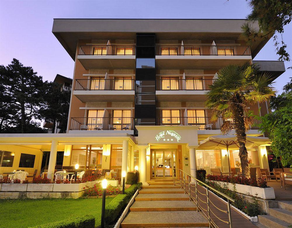 Hotel Niagara Lignano Sabbiadoro Exterior foto